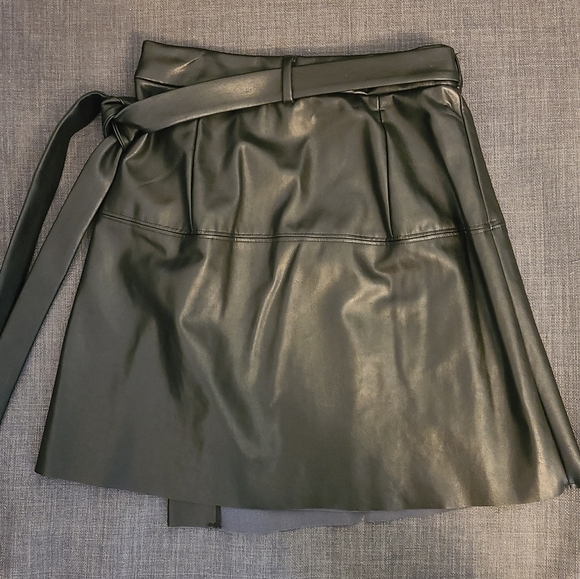 Aritzia/Wilfred Spurlock wrap skirt - Picture 2 of 3